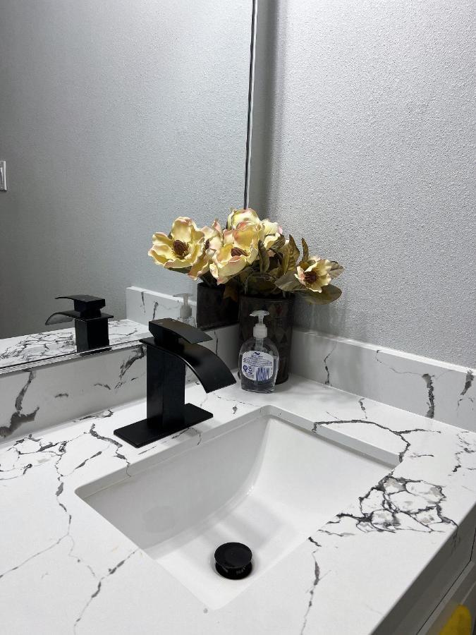 77072 New Remodeled Cute Townhome Sw هيوستن المظهر الخارجي الصورة